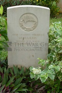 TRINCOMALEE WAR CEMETERY - HARRIS, HOWARD